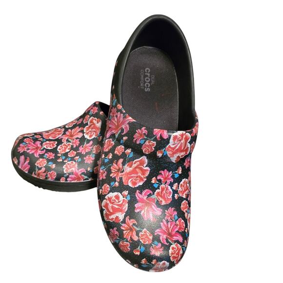 Crocs Neria Pro II Graphic Clog Floral Red Roses Women 7 - Picture 1 of 7
